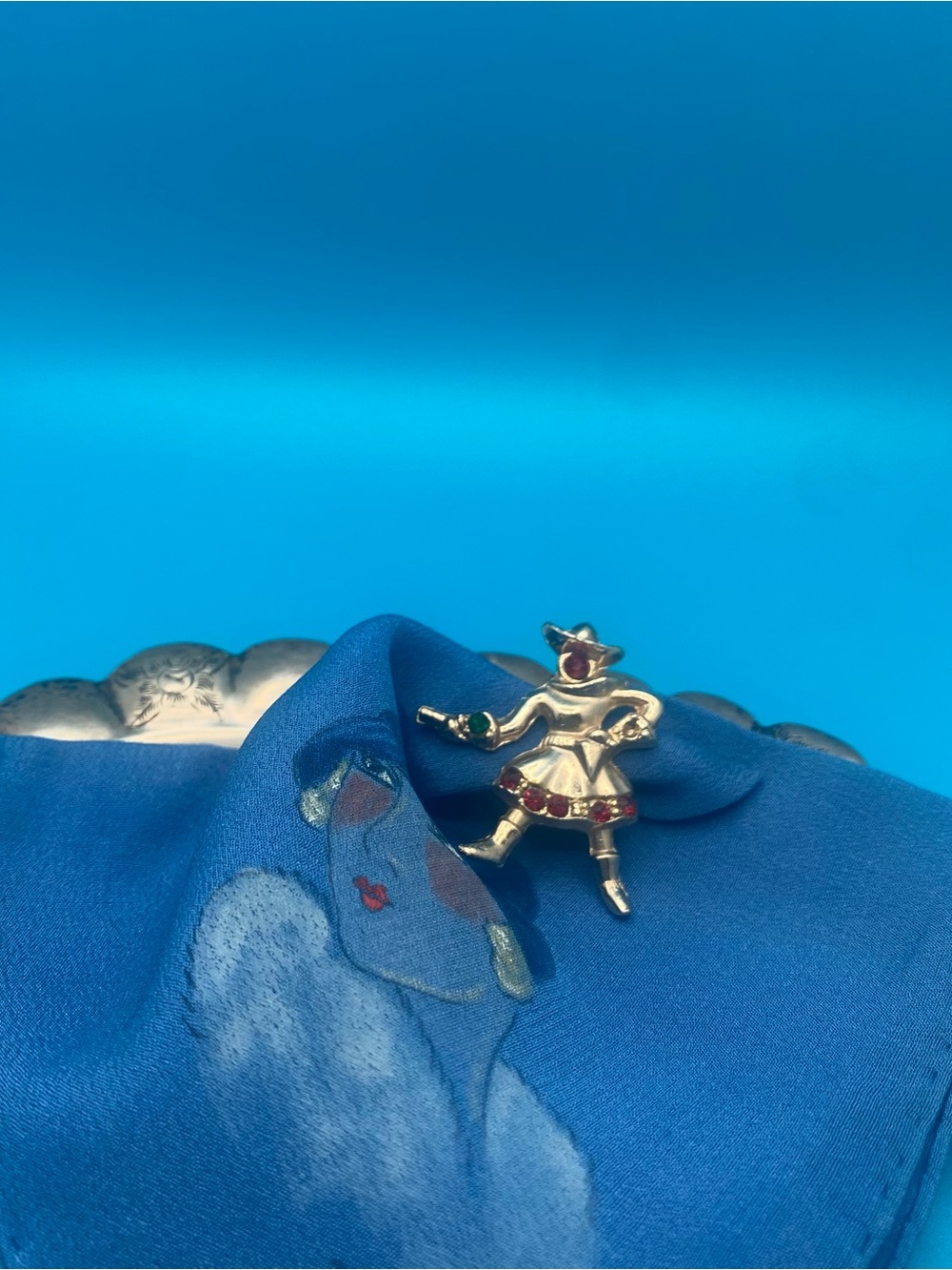 Vintage Western Cowgirl Figural Brooch - Picture 2 of 5